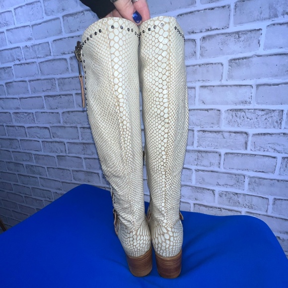🦅NEW |•FREEBIRD BY STEVEN•| Carson White Snake Knee High Boots Size 8 - Picture 5 of 16